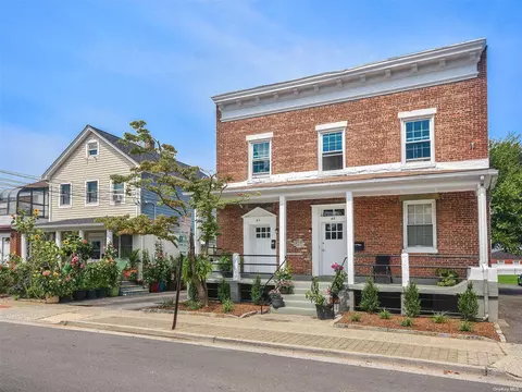 29-31 Avenue A, Port Washington, NY 11050