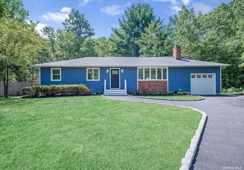 20 Danbury Ave, Patchogue, NY 11772