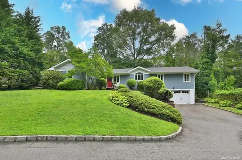 2 Dixon Ct, Sea Cliff, NY 11579