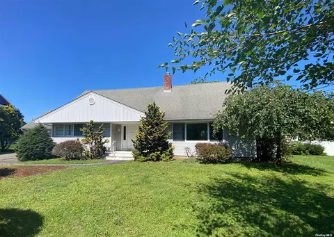 535 Bay Home Rd, Southold, NY 11971
