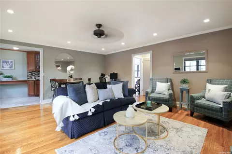58-61 246th Cres #C7, Douglaston, NY 11362