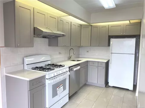 36-25 Union St #5, Flushing, NY 11354