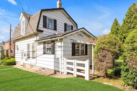 15002 6 Ave, Whitestone, NY 11357