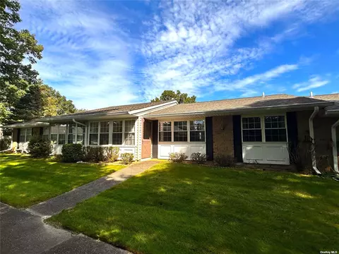 365 Woodbridge Dr #B, Ridge, NY 11961