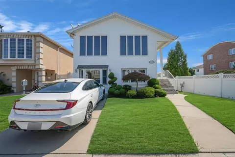 162-31 91st St, Howard Beach, NY 11414