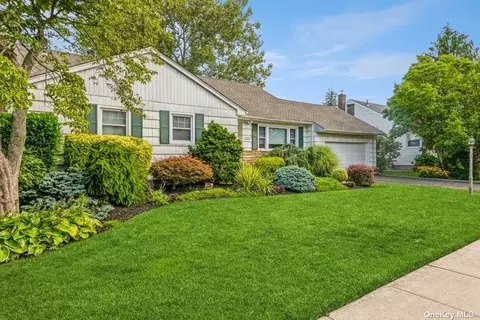 1531 Tyler Ave, East Meadow, NY 11554