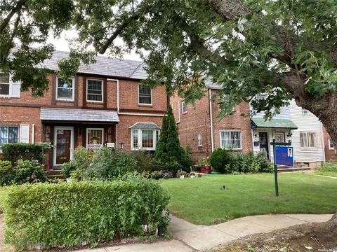 82-22 165th St, Hillcrest Queens, NY 11432