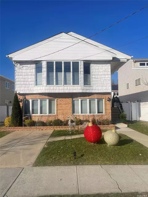 81-15 161st Ave, Howard Beach, NY 11414
