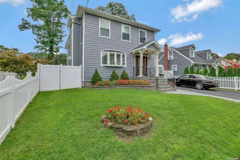 46 Delisle Ave, Roosevelt, NY 11575