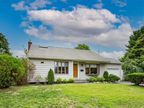 1 Rutgers St, Smithtown, NY 11787
