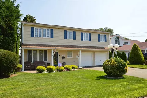 2693 Lincoln Blvd, Merrick, NY 11566
