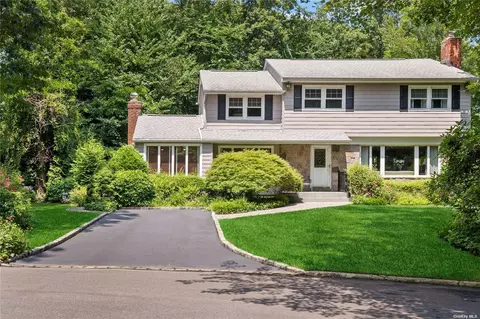 5 White Birch Ct, Smithtown, NY 11787