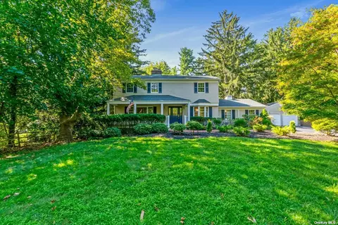 3 Stone Ct, Northport, NY 11768