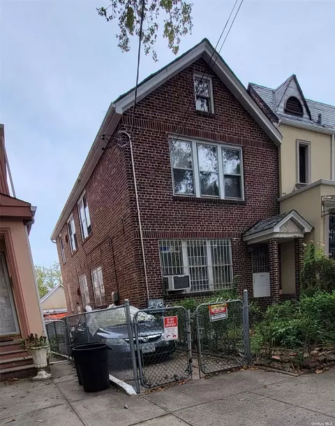 102-31 63rd Ave, Forest Hills, NY 11375