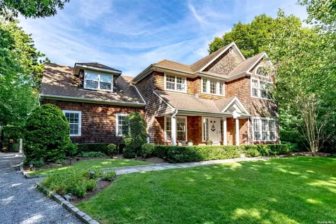 23 Lacebark Ln, East Quogue, NY 11942