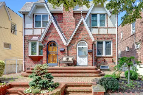 59-18 70th St, Maspeth, NY 11378