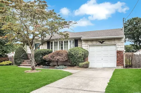 151 N East Blvd, Massapequa, NY 11758