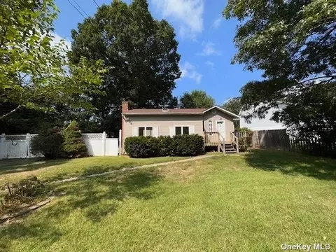 54 Lambert Ave, Mastic, NY 11950
