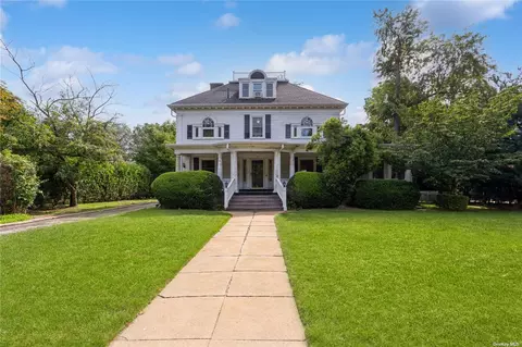 111 Nassau Blvd, Garden City, NY 11530