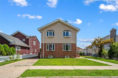 3274 Giegerich Pl, Bronx, NY 10465