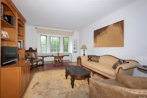 77-12 35 Ave #B24, Jackson Heights, NY 11372