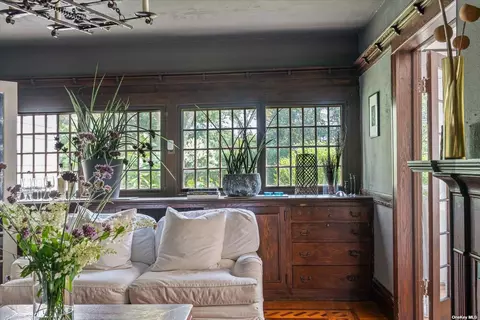 1200 Indian Neck Ln, Peconic, NY 11958