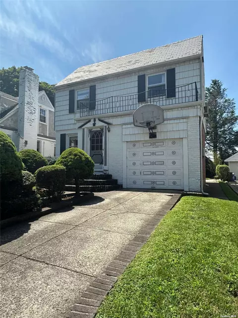 69-60 185th St, Flushing, NY 11365