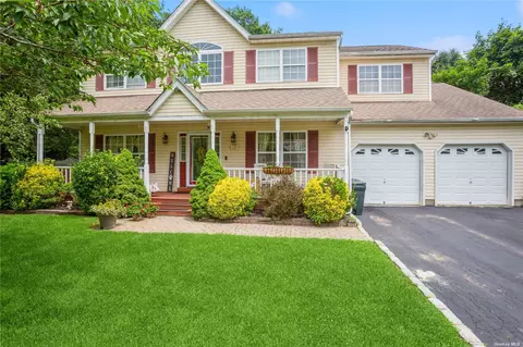 23 Model Ct, Rocky Point, NY 11778