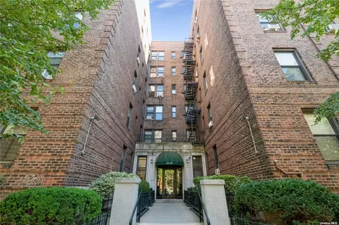 41-21 42nd St #AAA, Sunnyside, NY 11104