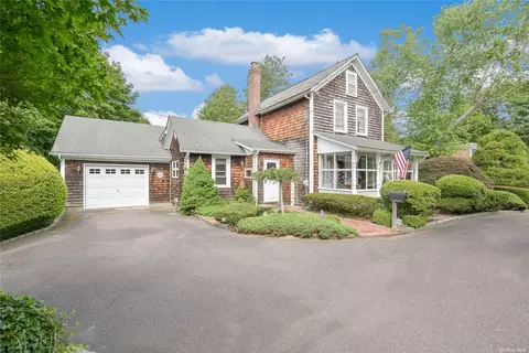 102 Munsell Rd, Patchogue, NY 11772