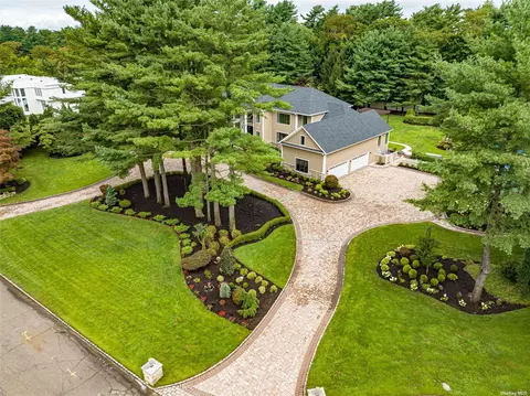 34 Pleasant Ln, Oyster Bay Cove, NY 11771