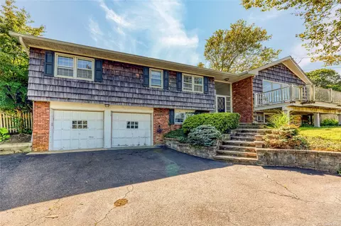 8 Beach Rd, Huntington Bay, NY 11743