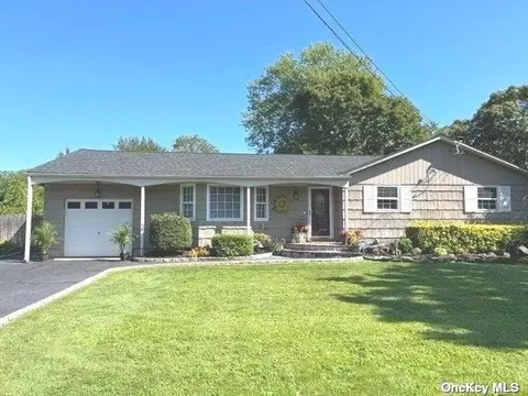 71 Miramar Ave, Patchogue, NY 11772