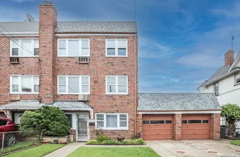 43-66 158th St, Flushing, NY 11358