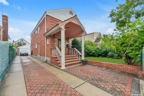 148-09 84 Dr, Briarwood, NY 11435