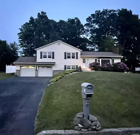 29 Crown Blvd, Newburgh, NY 12550