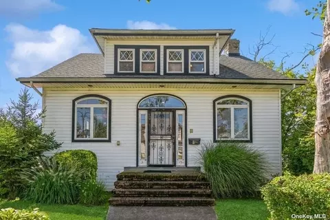 598 S Long Beach Ave, Freeport, NY 11520