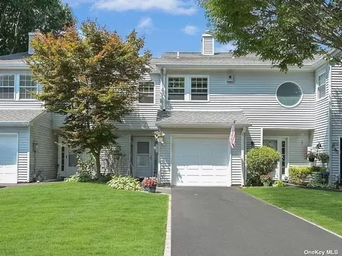 1507 Sara Cir #1507, Port Jefferson Station, NY 11776