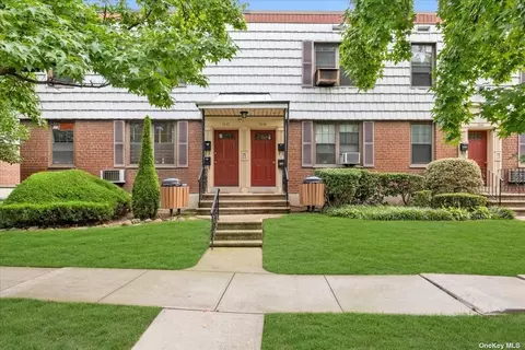 70-59 Park Dr E #B, Kew Garden Hills, NY 11367 photo 1