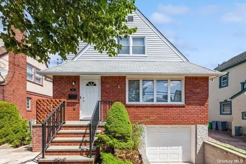 124 N 12th St, New Hyde Park, NY 11040