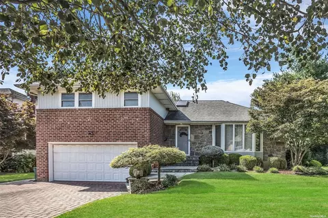 24 Sunbeam Rd, Syosset, NY 11791