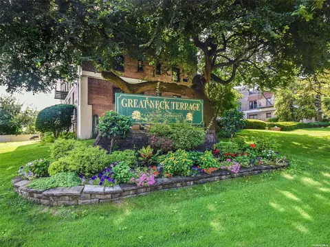 7 Terrace Cir #1D, Great Neck Estates, NY 11021