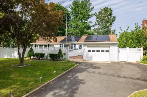 2 Marvin Ln, Commack, NY 11725
