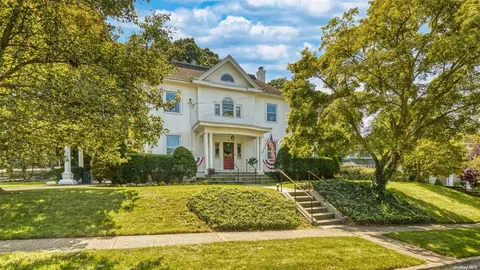 32 Reid Ave, Port Washington, NY 11050