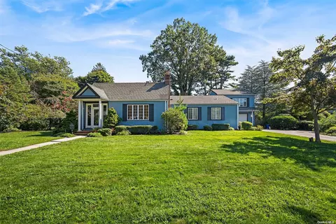 208 Locust Ave, Babylon, NY 11702