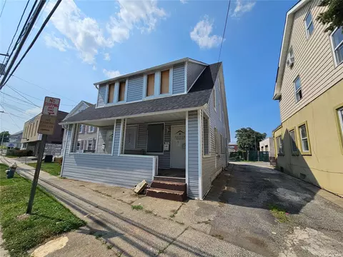 103-105 Front St, Hempstead, NY 11550