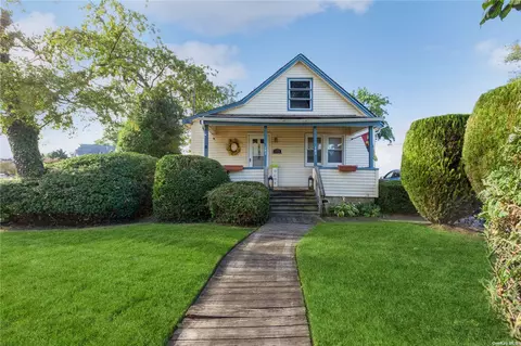 105 Wheeler Ave, Valley Stream, NY 11580