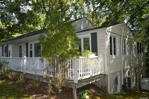 42 Cove Rd, Southampton, NY 11968