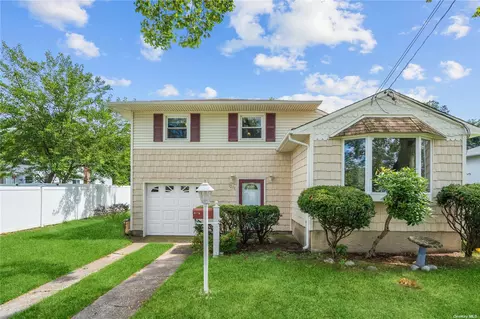 1331 Elayne Ave, Bay Shore, NY 11706