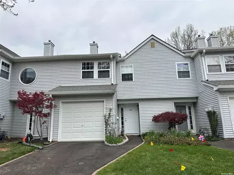 1407 Sara Cir #1407, Port Jefferson Station, NY 11776